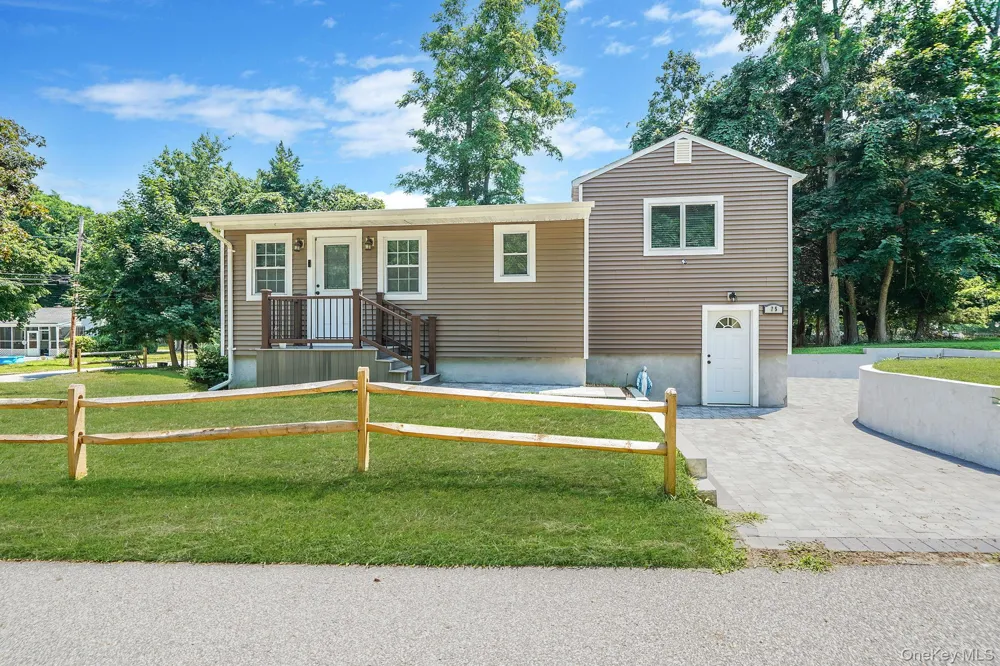 25 Cherry Lane Wading River, NY 11792