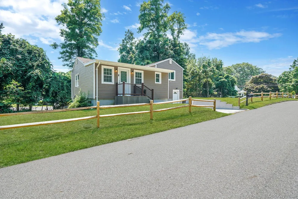 25 Cherry Lane Wading River, NY 11792