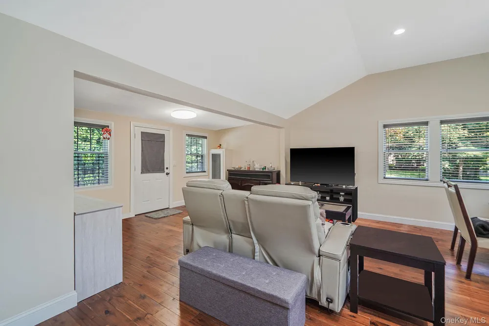 25 Cherry Lane Wading River, NY 11792