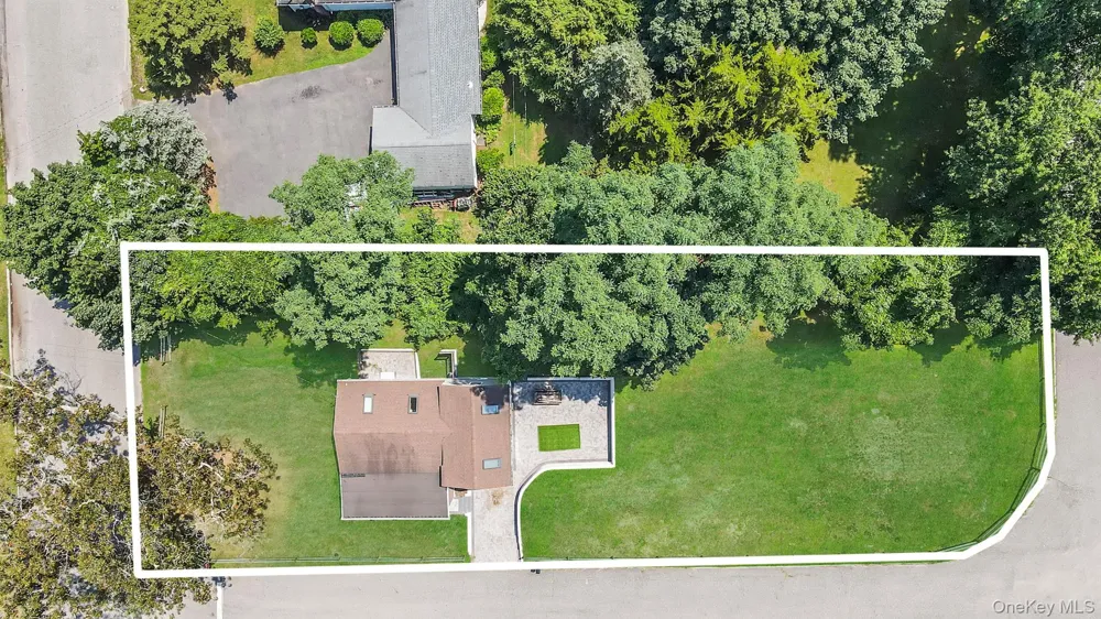 25 Cherry Lane Wading River, NY 11792