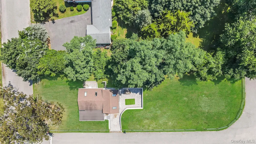 25 Cherry Lane Wading River, NY 11792
