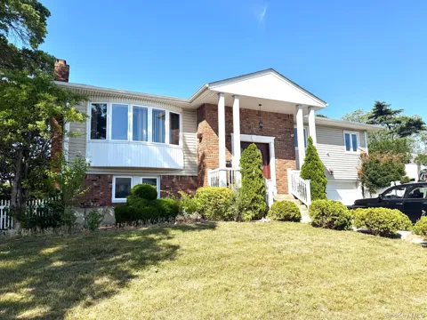 906 Park Court