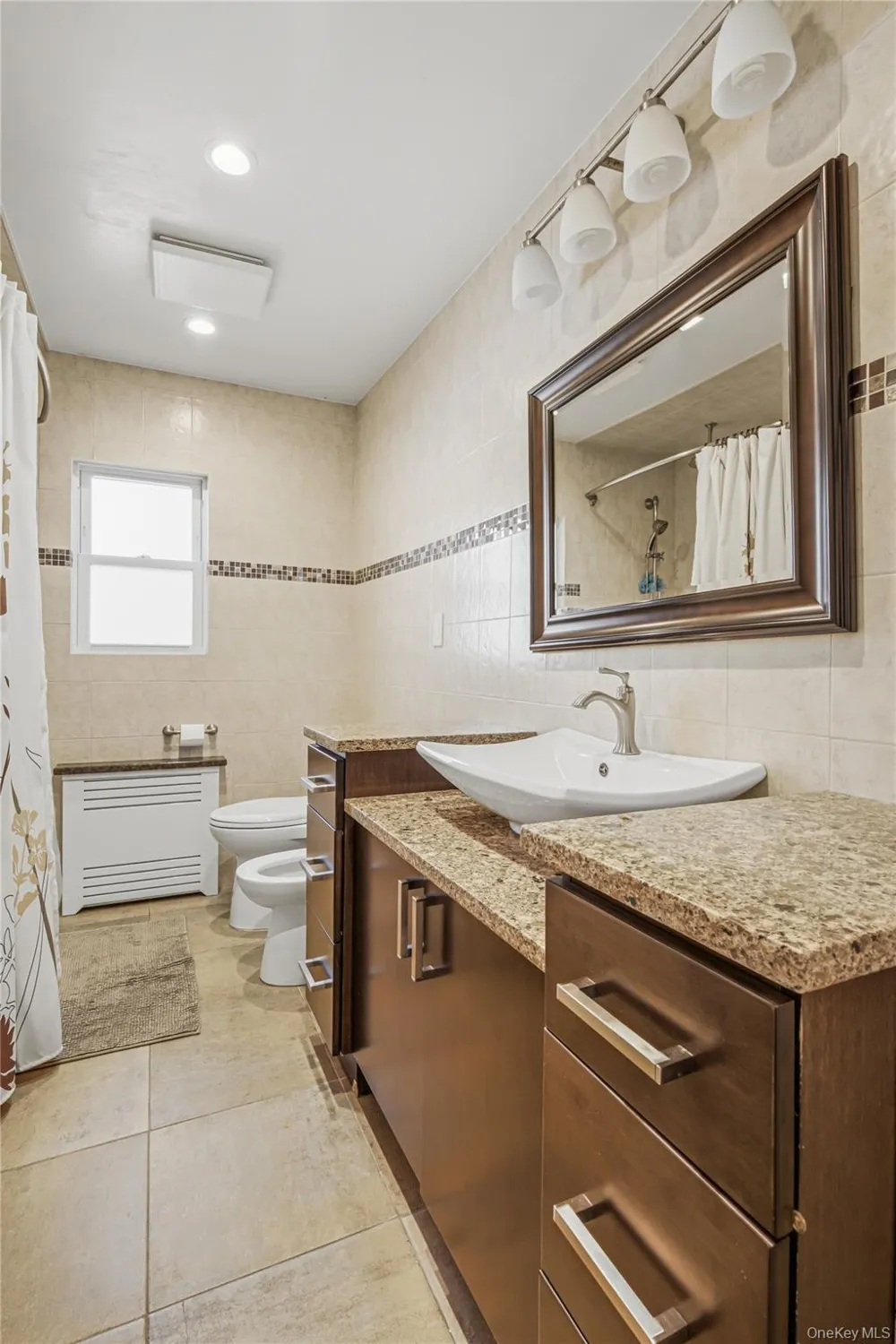 186 Stratford Roslyn Heights, NY 11577
