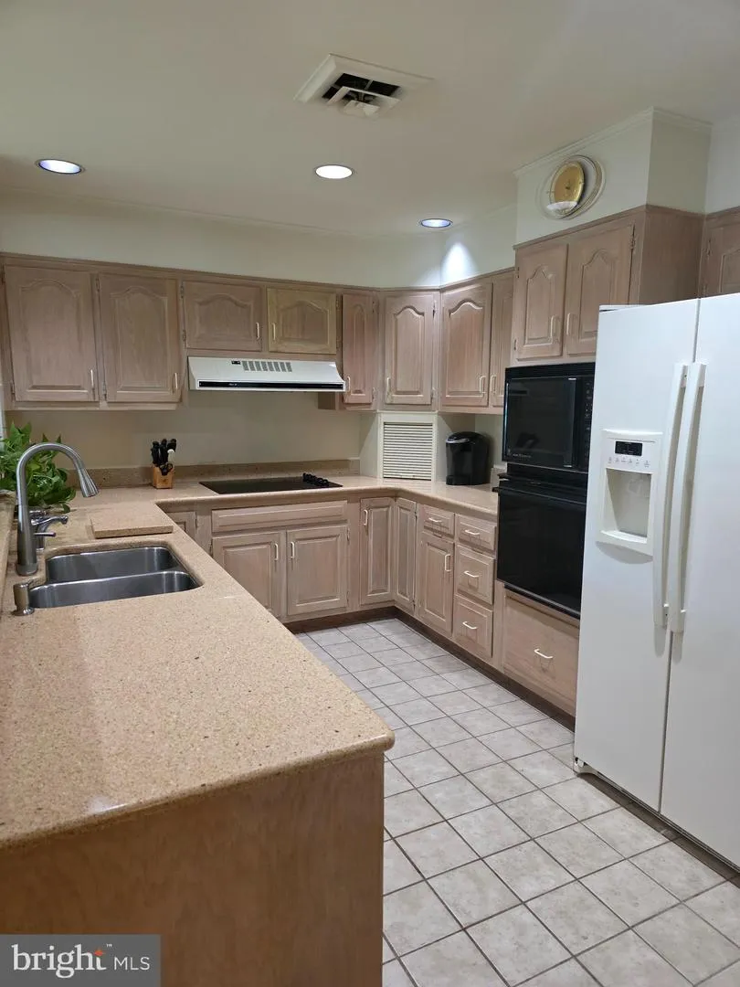 4085 GREYSTONE DRIVE Harrisburg, PA 17112