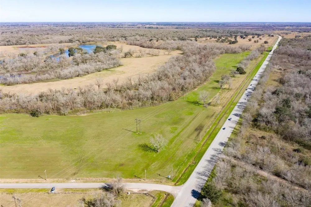 2 Fm 521 Angleton, TX 77515