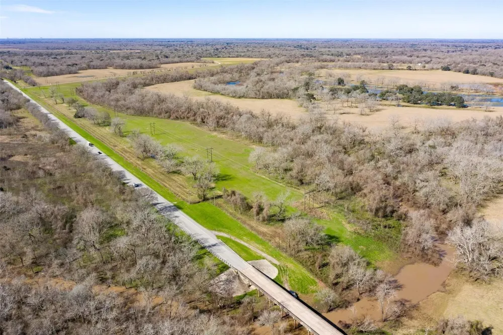 2 Fm 521 Angleton, TX 77515