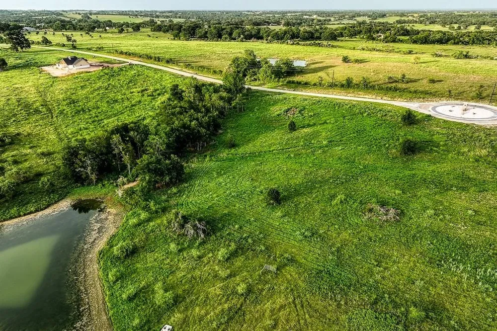 10 Hargrove Lane Washington, TX 77880