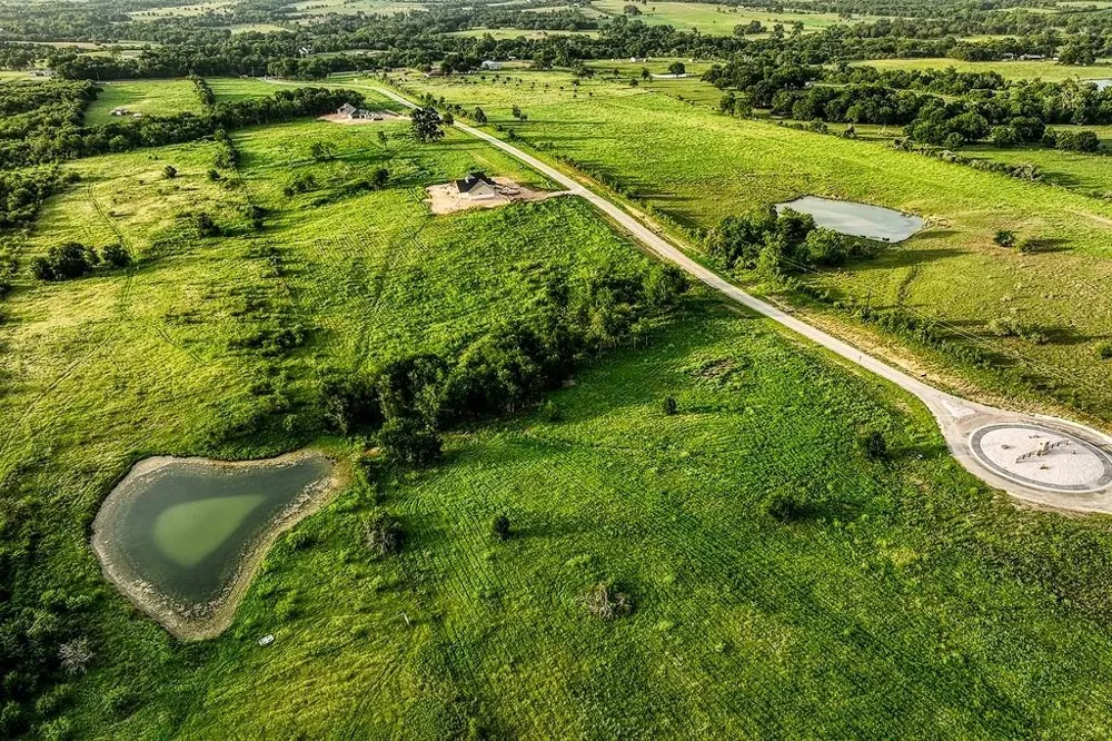 10 Hargrove Lane Washington, TX 77880