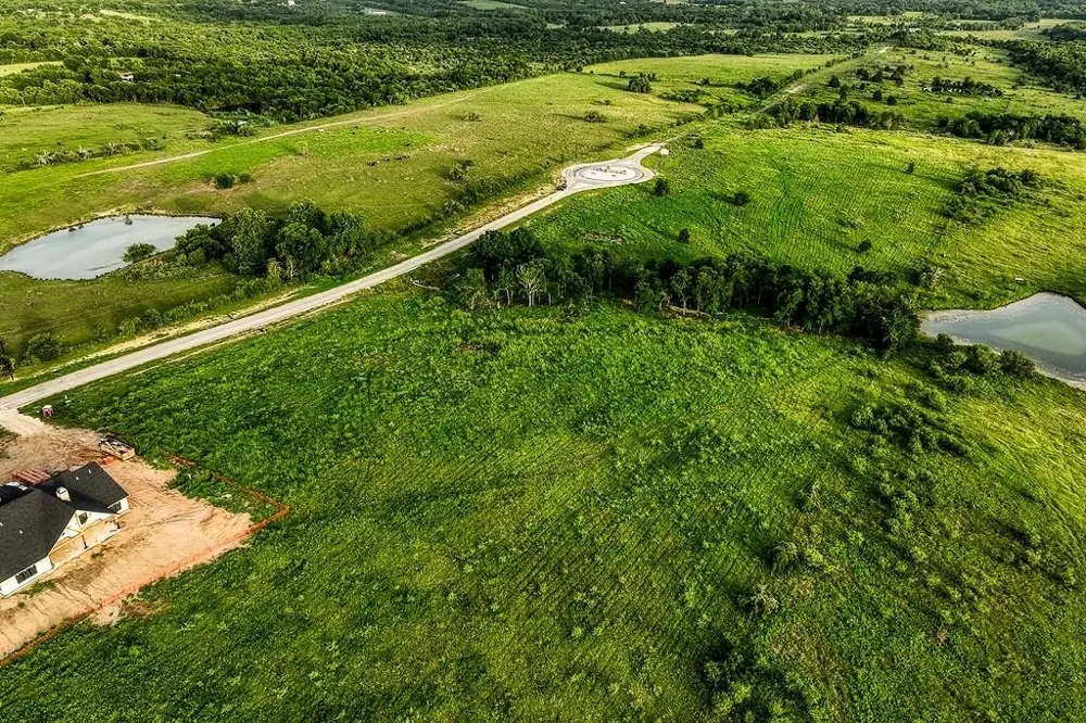 9 Hargrove Lane Washington, TX 77880