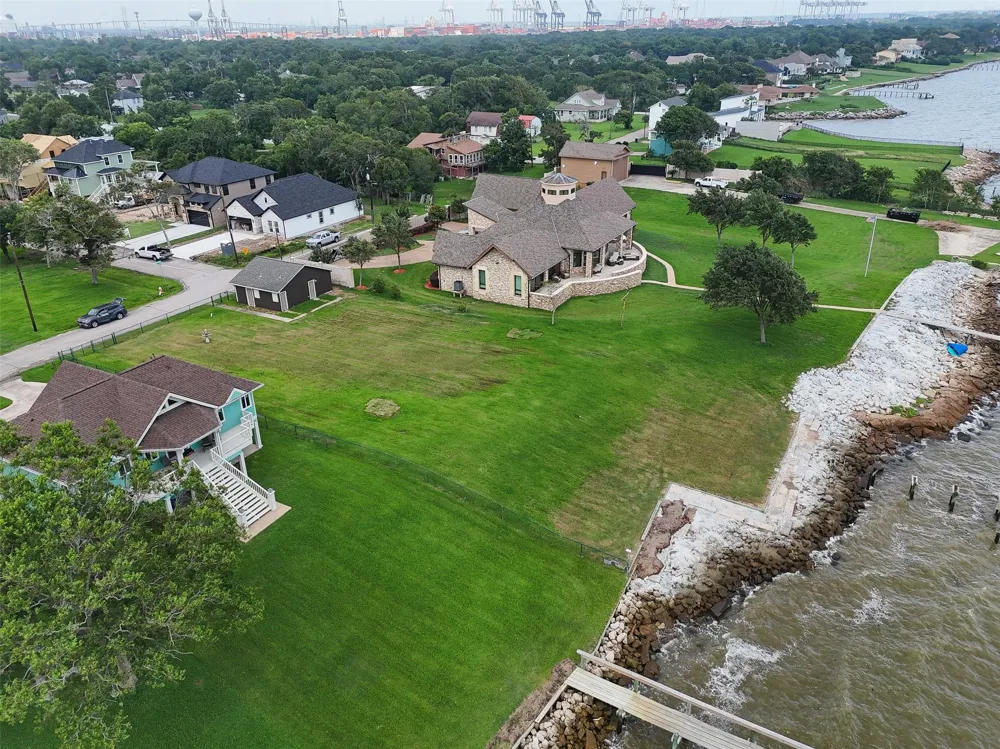 1714 Roscoe Street La Porte, TX 77571