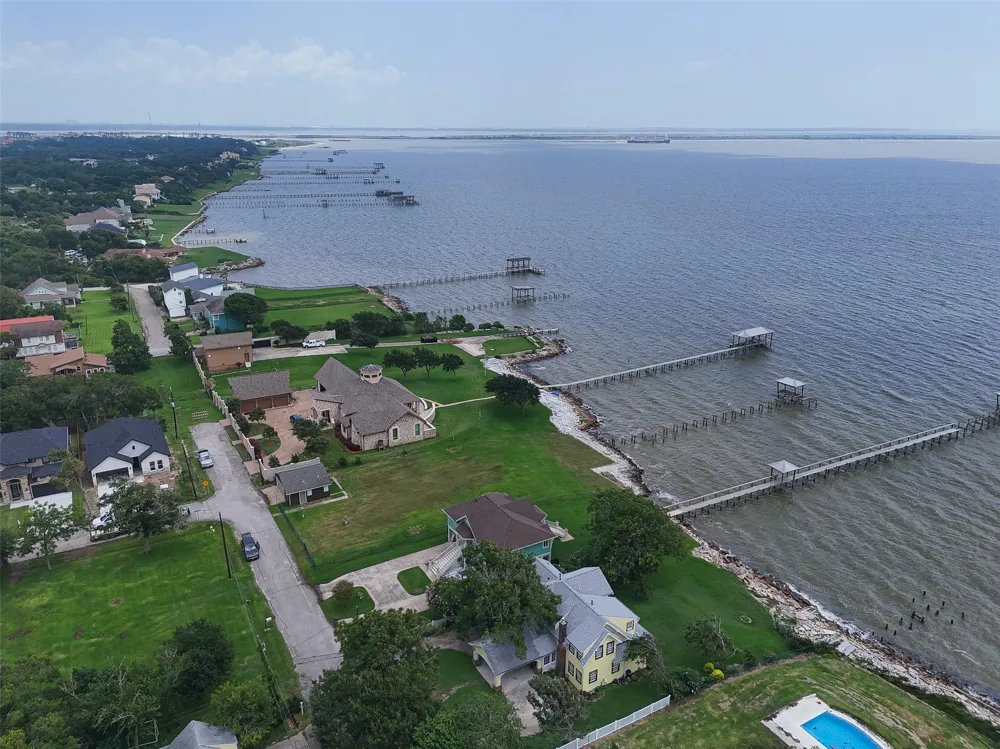 1714 Roscoe Street La Porte, TX 77571