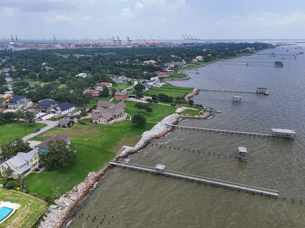 1714 Roscoe Street La Porte, TX 77571