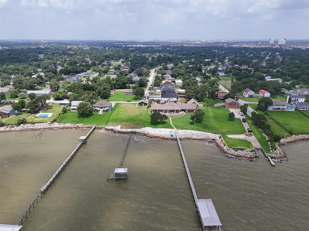 1714 Roscoe Street La Porte, TX 77571