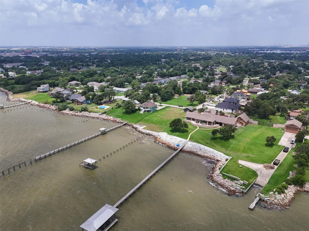 1714 Roscoe Street La Porte, TX 77571