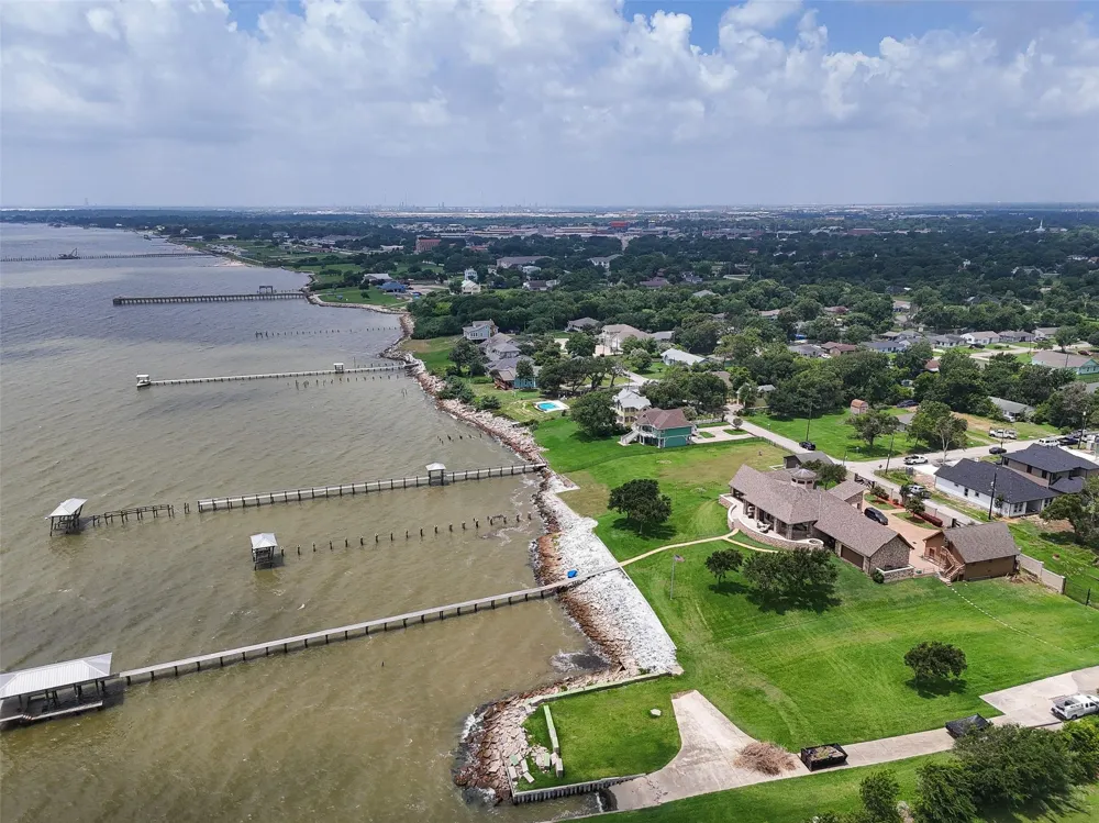 1714 Roscoe Street La Porte, TX 77571