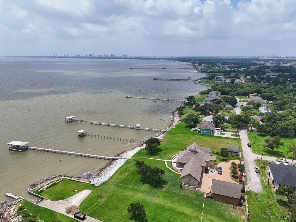 1714 Roscoe Street La Porte, TX 77571