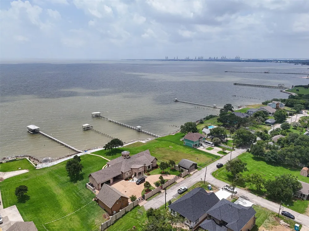 1714 Roscoe Street La Porte, TX 77571