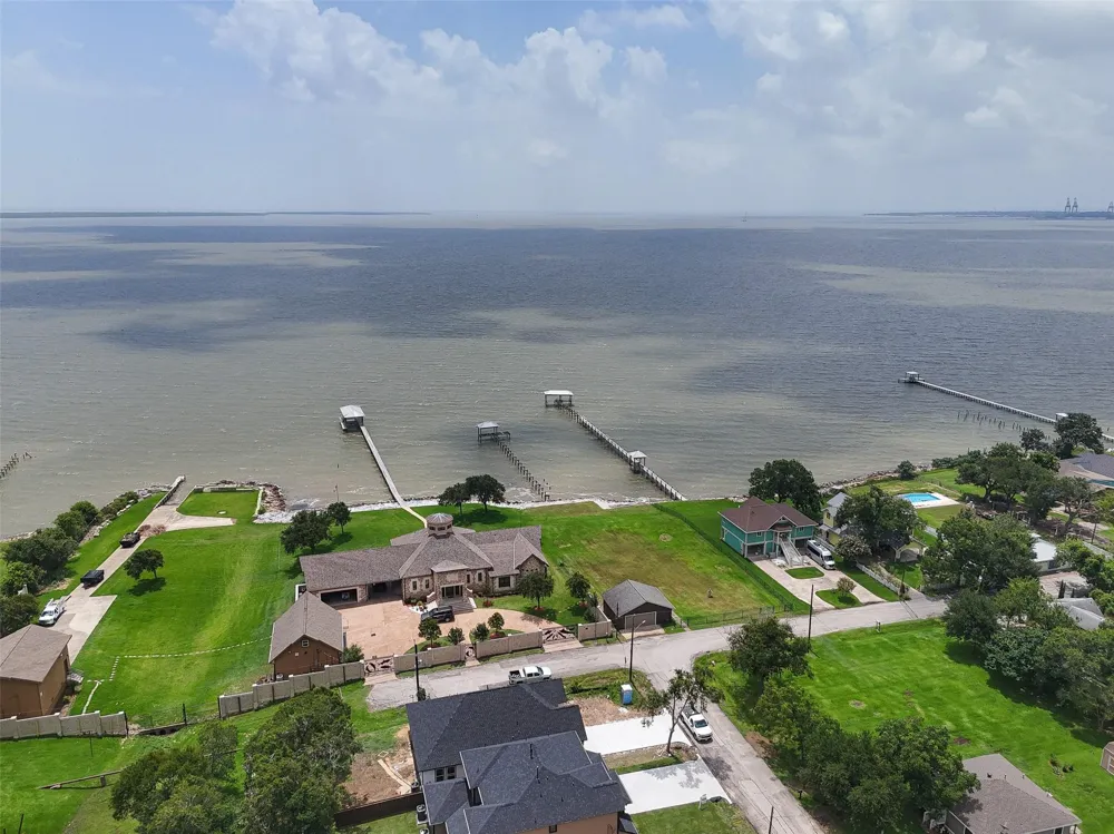 1714 Roscoe Street La Porte, TX 77571