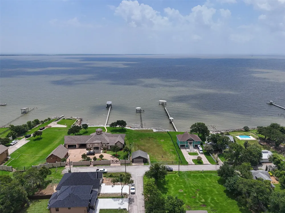 1714 Roscoe Street La Porte, TX 77571