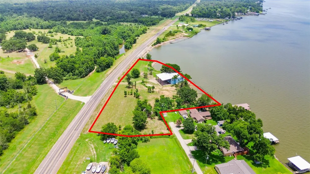 10390 Us Highway 190 E Point Blank, TX 77364