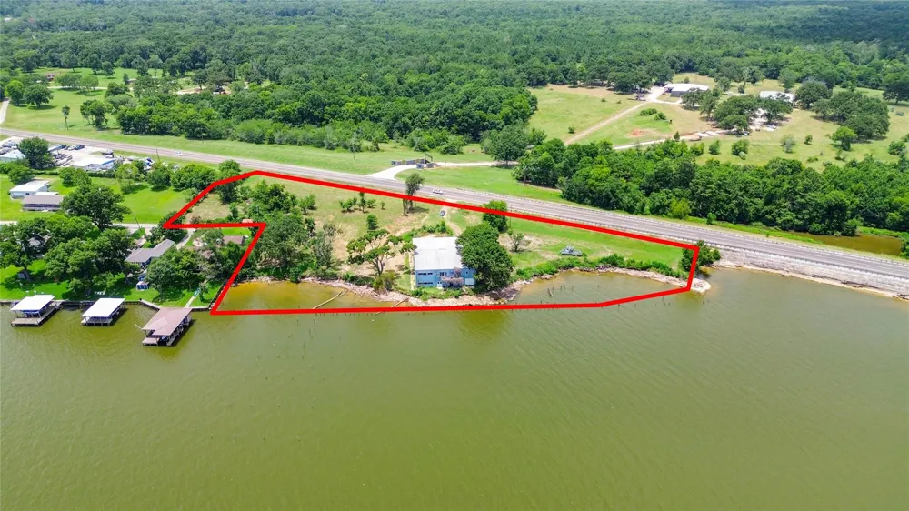 10390 Us Highway 190 E Point Blank, TX 77364