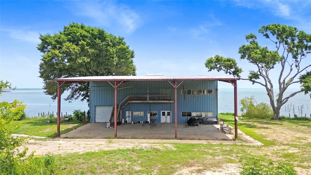 10390 Us Highway 190 E Point Blank, TX 77364