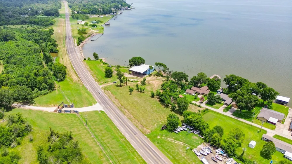 10390 Us Highway 190 E Point Blank, TX 77364
