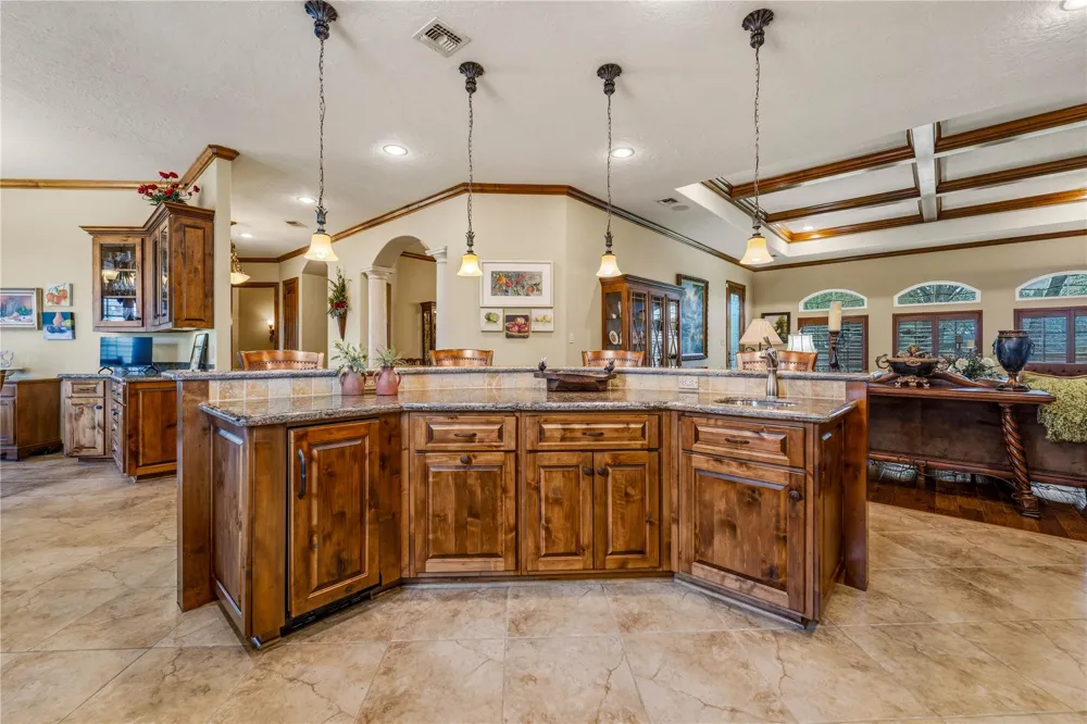 202 W North Street Weimar, TX 78962