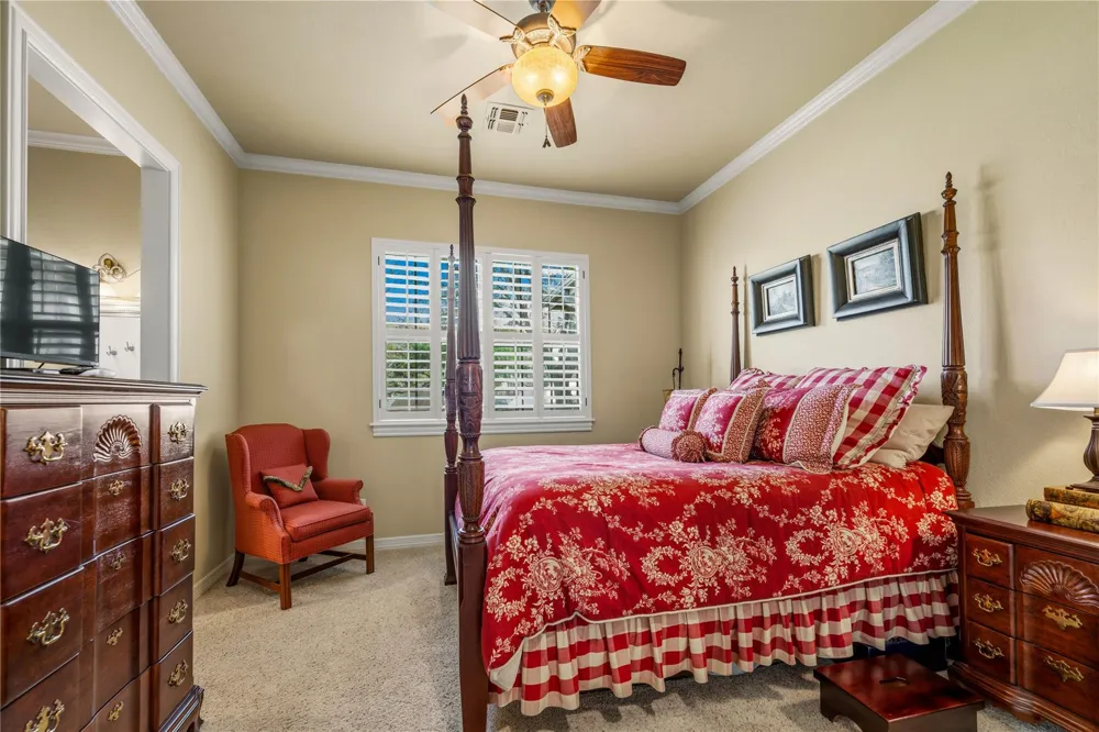 202 W North Street Weimar, TX 78962