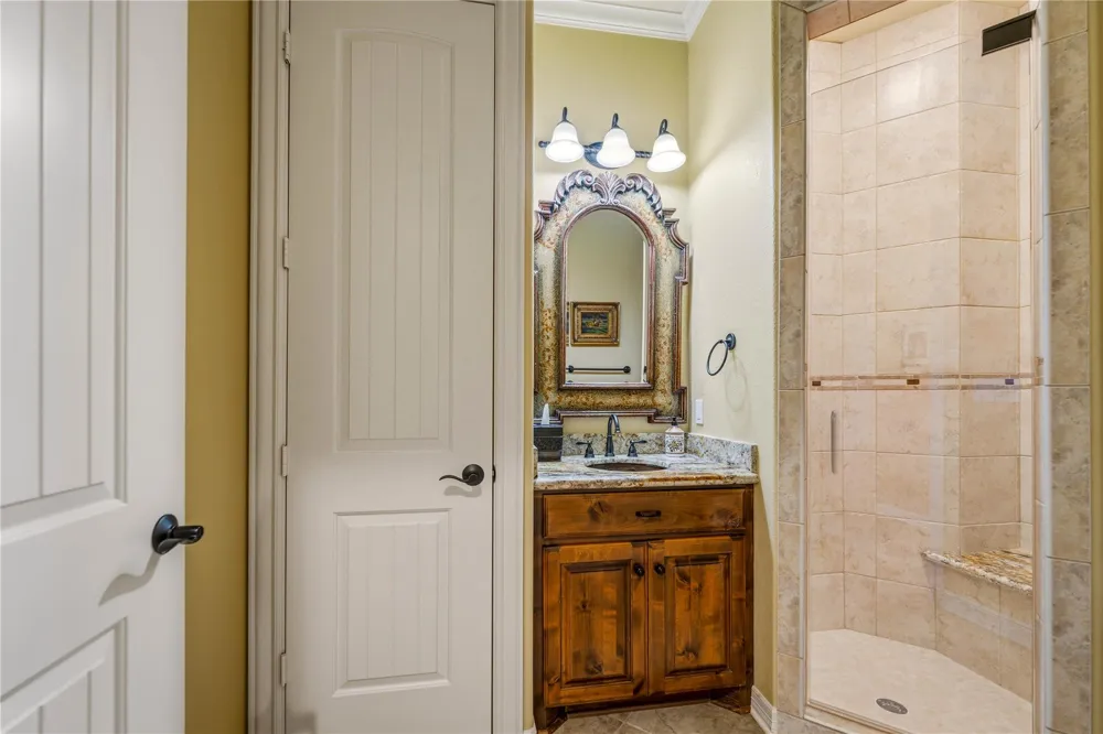202 W North Street Weimar, TX 78962