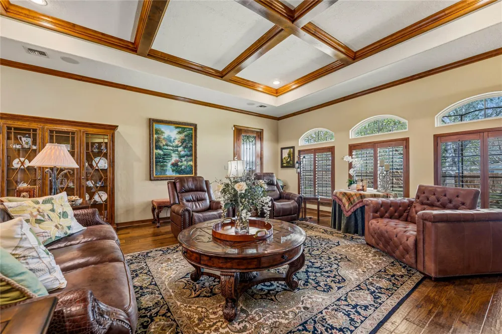 202 W North Street Weimar, TX 78962