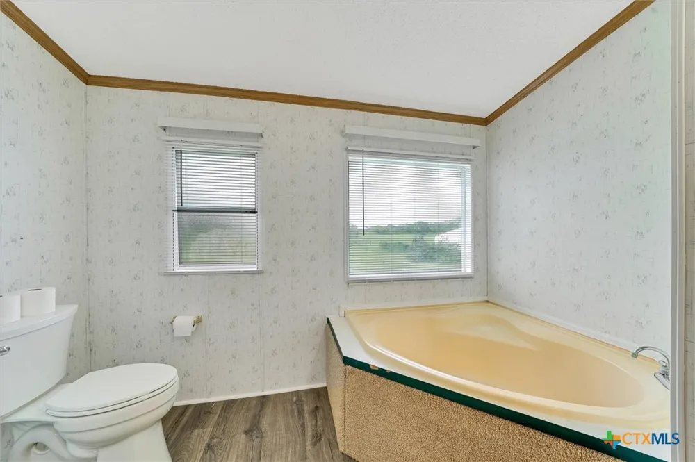 14858 Fm 1322 Luling, TX 78648