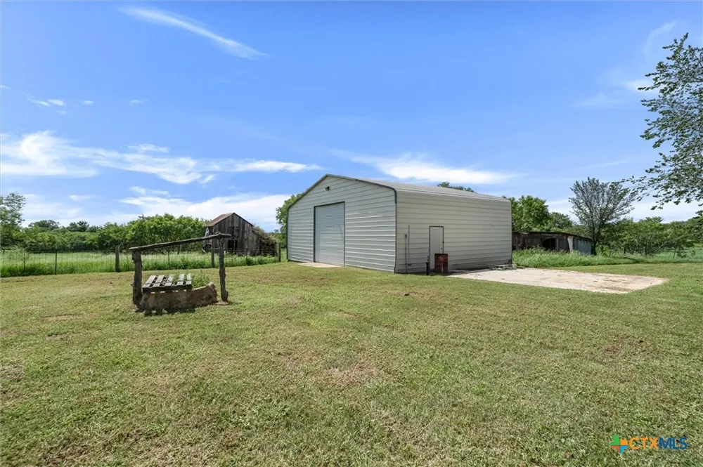 14858 Fm 1322 Luling, TX 78648
