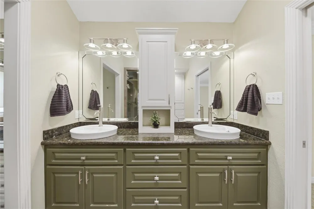 1017 Buescher Road Columbus, TX 78934