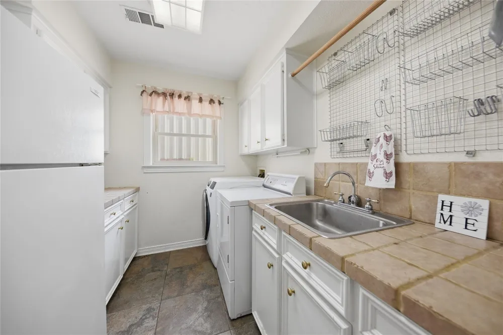 1017 Buescher Road Columbus, TX 78934