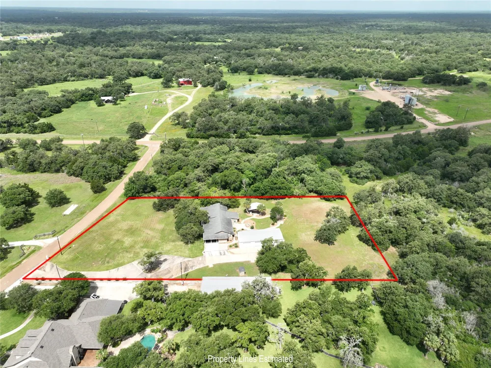 1017 Buescher Road Columbus, TX 78934