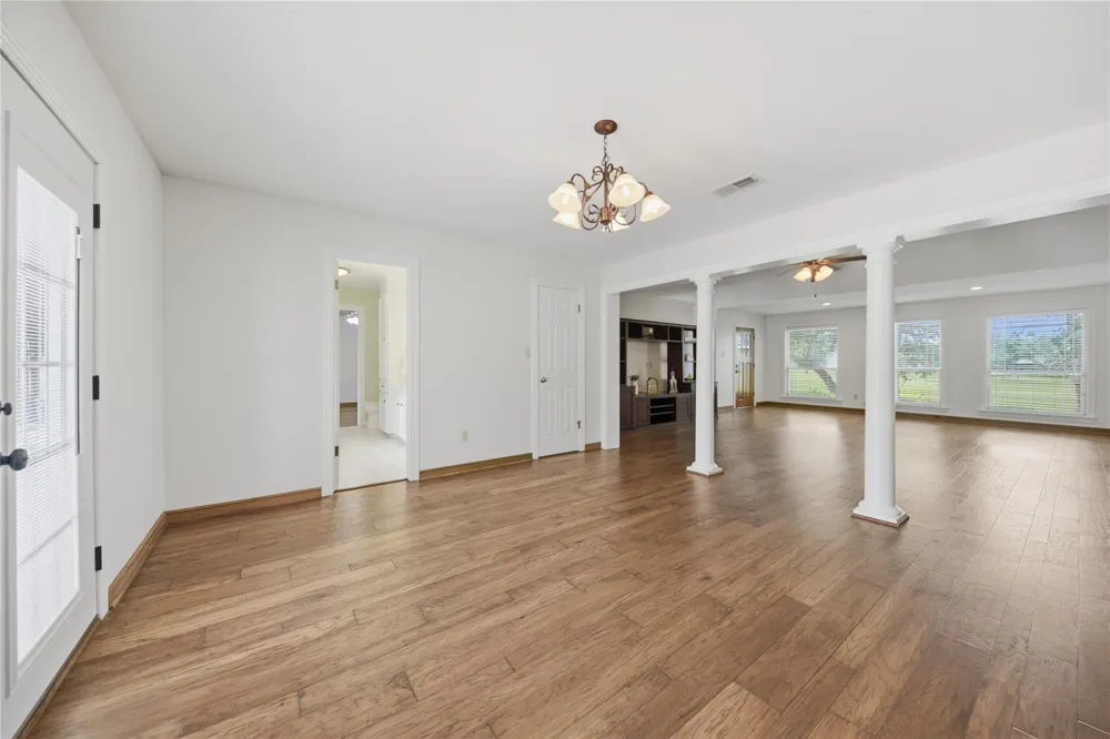1017 Buescher Road Columbus, TX 78934