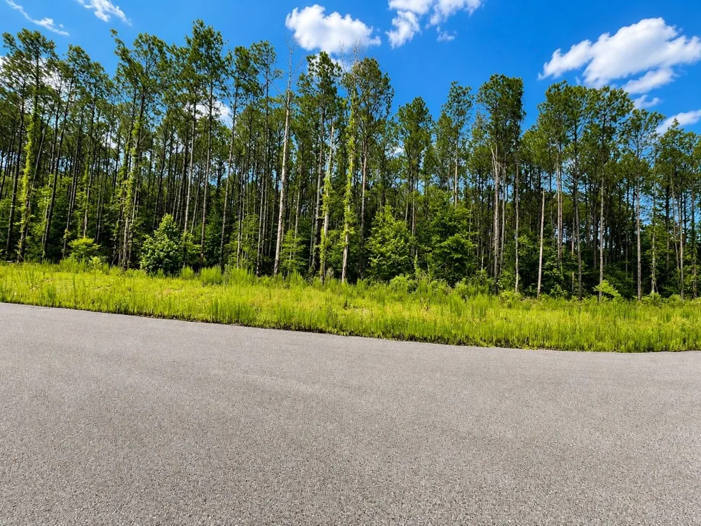 5041 Road 66114 Dayton, TX 77535