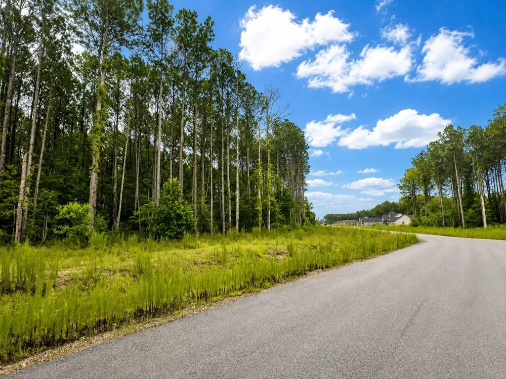 5041 Road 66114 Dayton, TX 77535