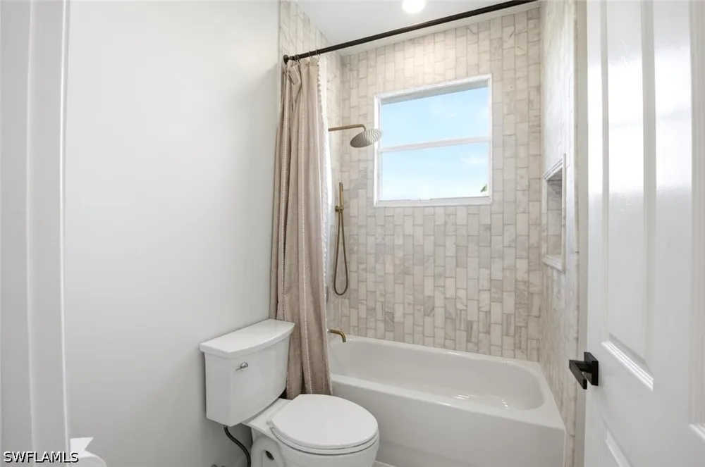 Guadelupe Drive Naples, FL 34119