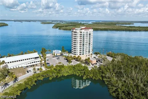 Estero Boulevard #903