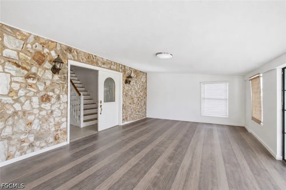 16th Avenue NW Bradenton, FL 34209