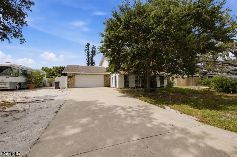 16th Avenue NW Bradenton, FL 34209