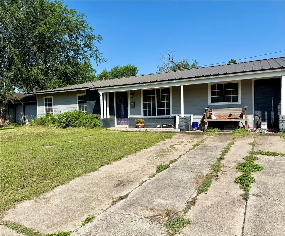 1802 E Johnston Avenue Kingsville, TX 78363