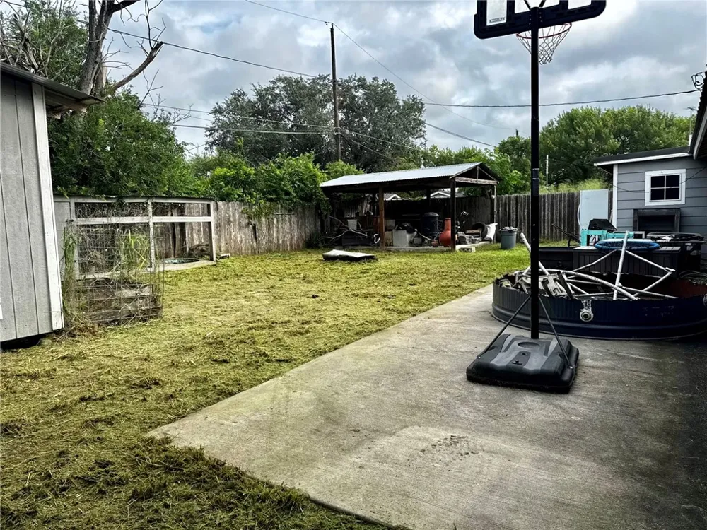 1802 E Johnston Avenue Kingsville, TX 78363