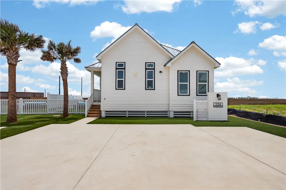 224 St. John Circle Port Aransas, TX 78373