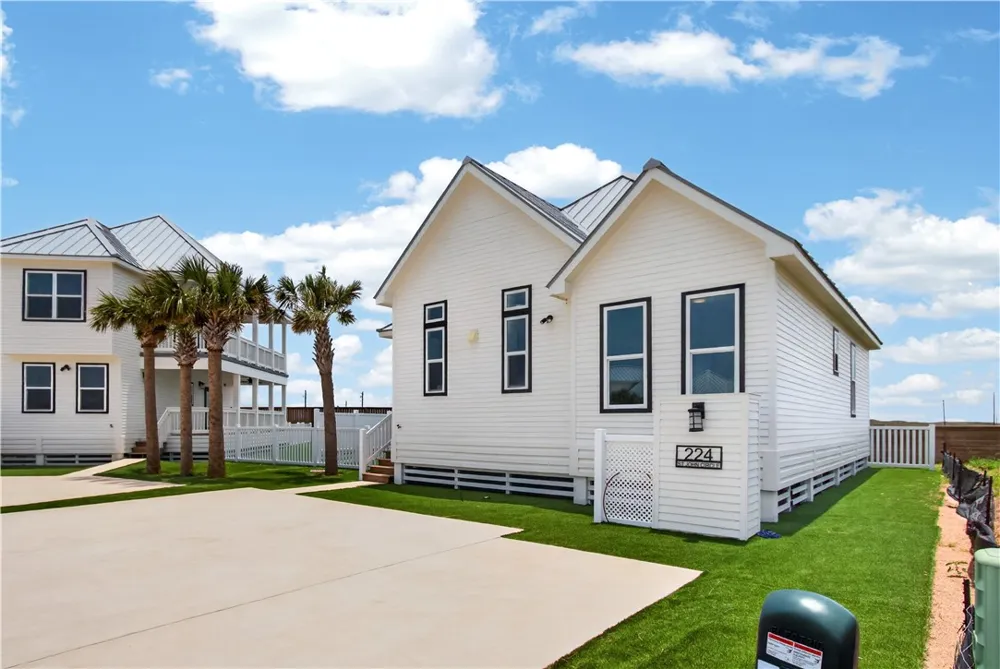 224 St. John Circle Port Aransas, TX 78373