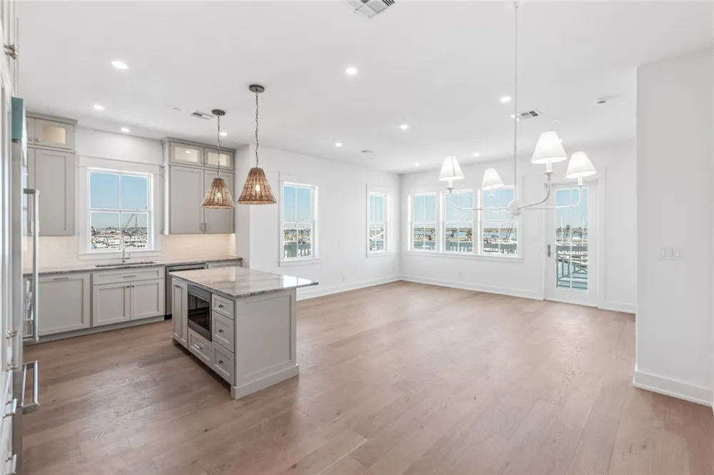 136 W Cotter Avenue #22 Port Aransas, TX 78373