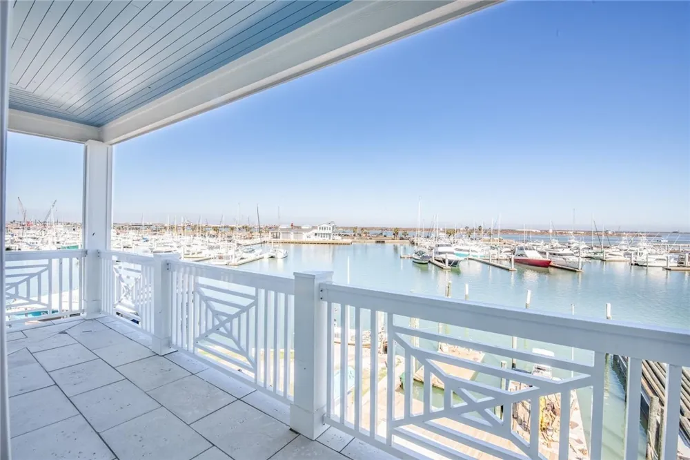 136 W Cotter Avenue #22 Port Aransas, TX 78373