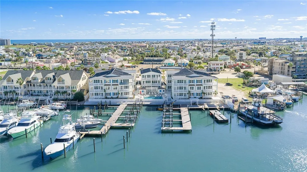136 W Cotter Avenue #20 Port Aransas, TX 78373
